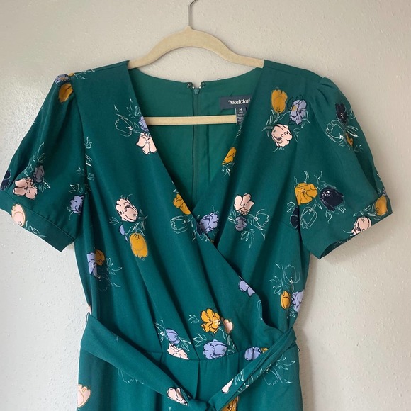 ModCloth Faux wrap dress Size M - Picture 4 of 10
